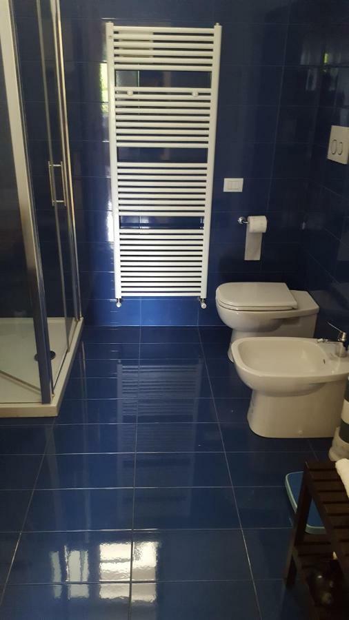 Casa Vacanze Le Violette Villa Brunate Kültér fotó